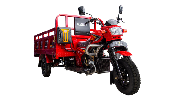 Trimoto de carga con tolva